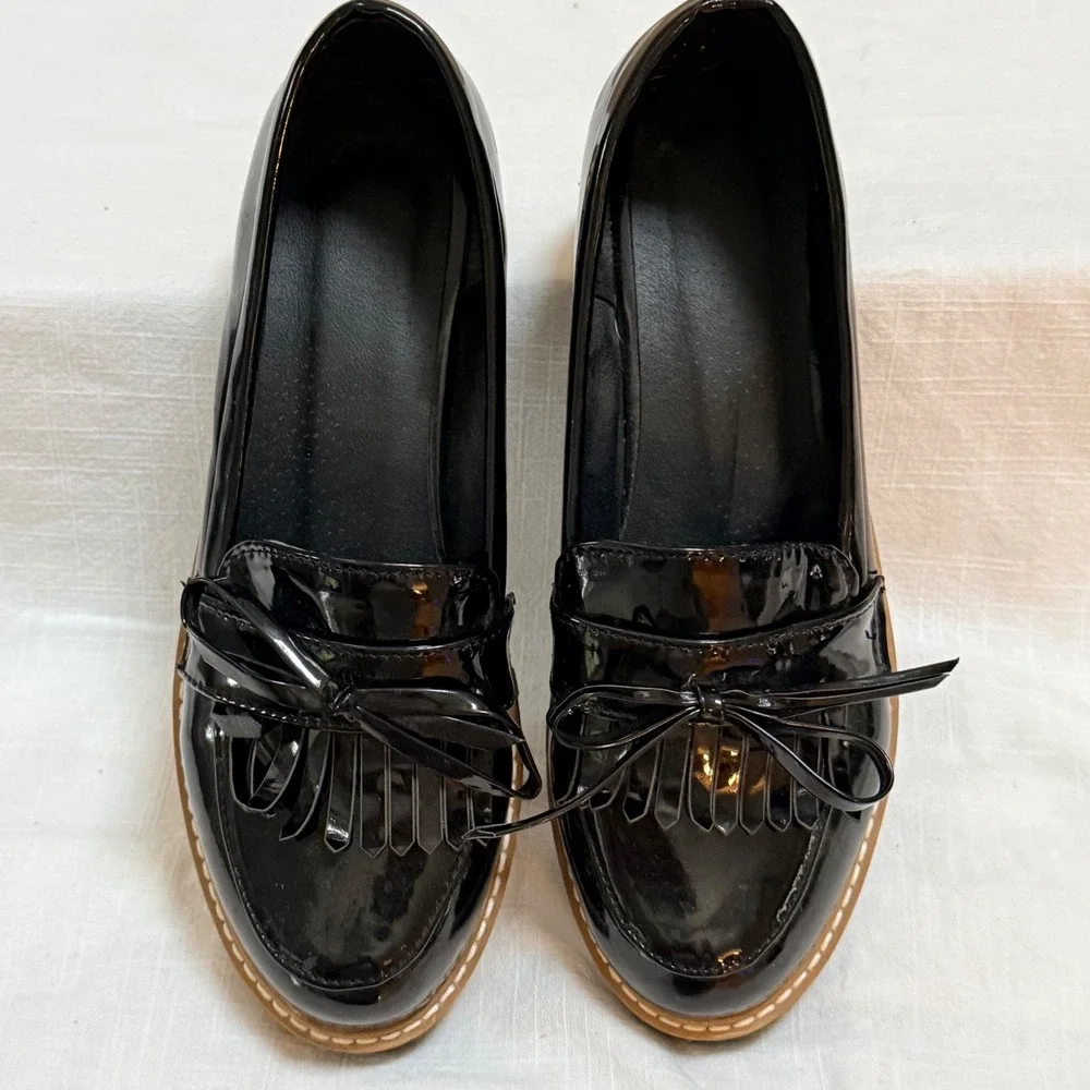 Unbranded Patent Kiltie Loafers 38 Black Bow Lug Sole Chunky Heel Shoes